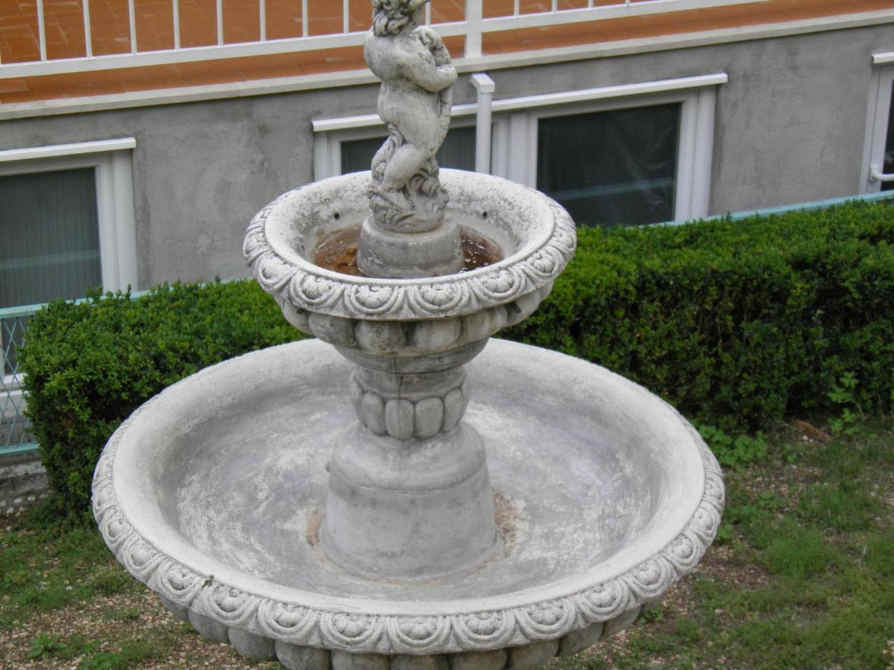 Apartments Angela - With Beautiful Courtyard Брела Экстерьер фото