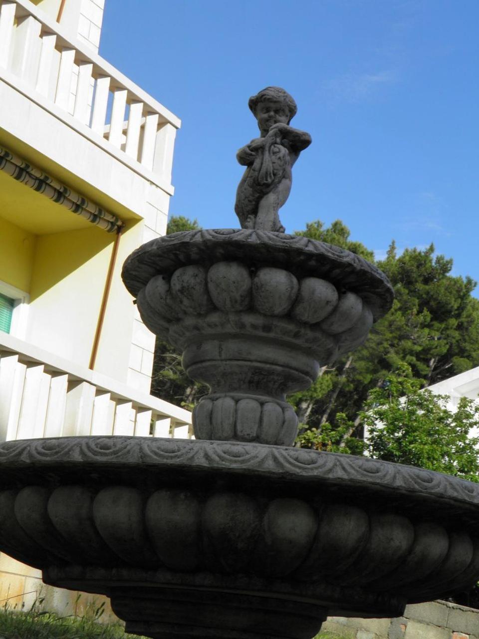Apartments Angela - With Beautiful Courtyard Брела Экстерьер фото