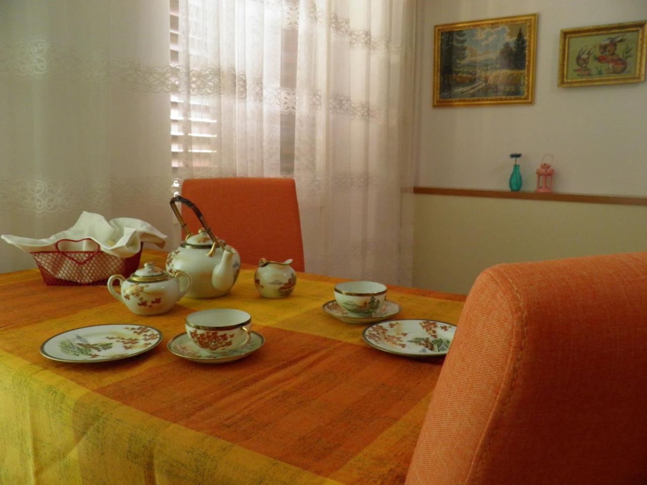 Apartments Angela - With Beautiful Courtyard Брела Экстерьер фото